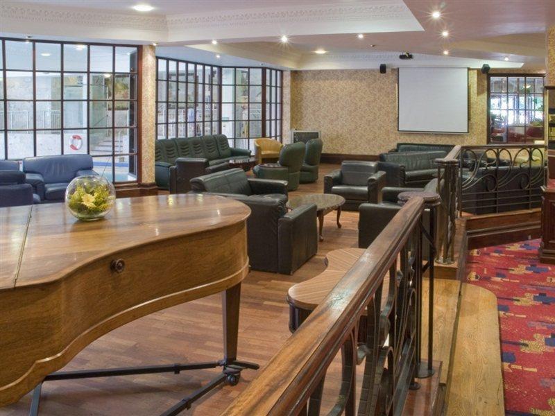 Royal Court Hotel & Spa Coventry Esterno foto